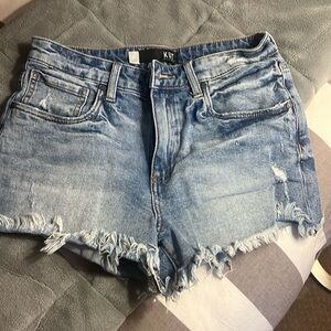 KUT women’s size 0 jean shorts. Worn denim style.
